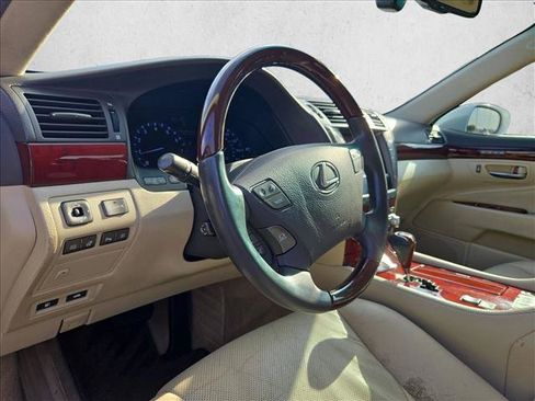 Used 2011 Lexus LS 460 L w/ Luxury Pkg RWD image 7