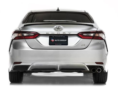 Used 2022 Toyota Camry SE image 9