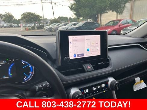 Used 2025 Toyota RAV4 XLE AWD/4WD image 21