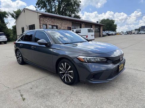 Used 2022 Honda Civic EX image 2