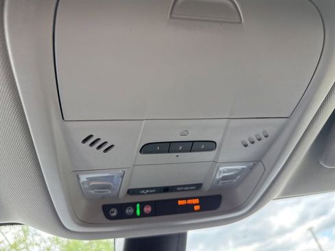 Used 2018 Buick Enclave Premium AWD/4WD image 33