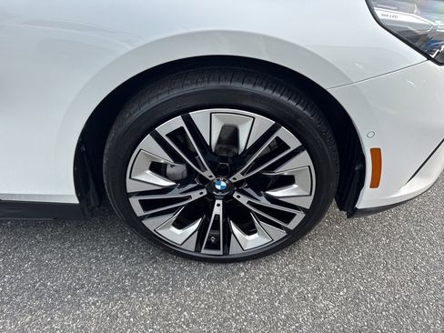 Used 2025 BMW 540i xDrive image 2