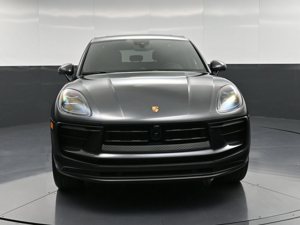 Certified 2026 Porsche Macan AWD/4WD image 11
