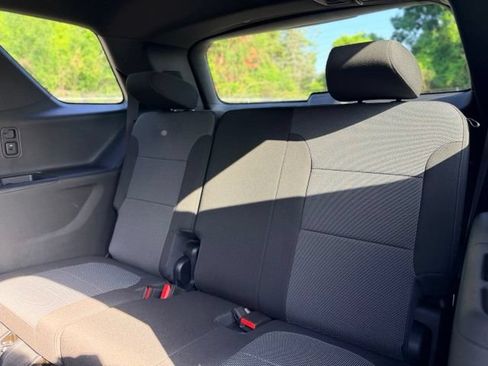 Used 2023 Chevrolet Traverse LT AWD/4WD image 26