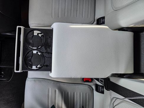 Used 2023 Mercedes-Benz GLC 300 4MATIC image 29