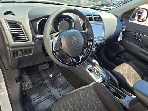 Used 2026 Mitsubishi Outlander Sport LE AWD/4WD image 17