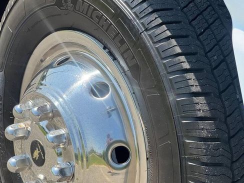 Used 2011 Ford E-450 and Econoline 450 Super Duty RWD image 17