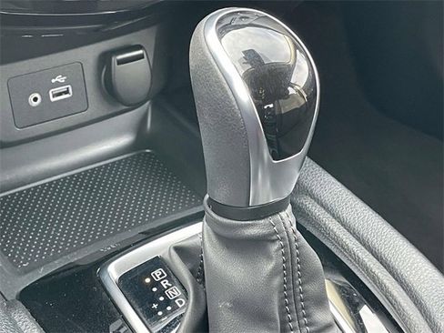 Used 2021 Nissan Rogue Sport S image 7