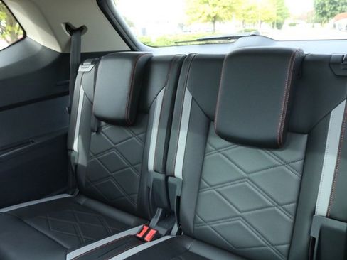 Used 2025 Volkswagen Atlas Peak Edition SE image 19