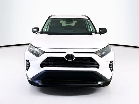 Used 2021 Toyota RAV4 LE FWD image 6