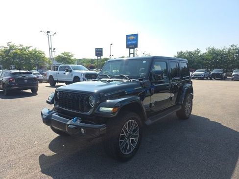 Used 2024 Jeep Wrangler High Altitude AWD/4WD image 6