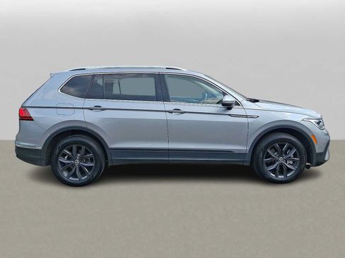 Used 2024 Volkswagen Tiguan SE w/ Panoramic Sunroof Package AWD/4WD image 32