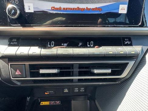 Certified 2025 Toyota Camry SE image 19