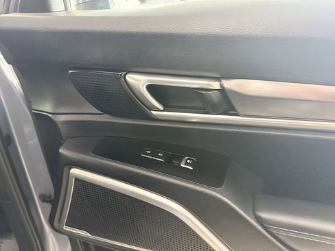 Used 2025 Kia Telluride S image 31