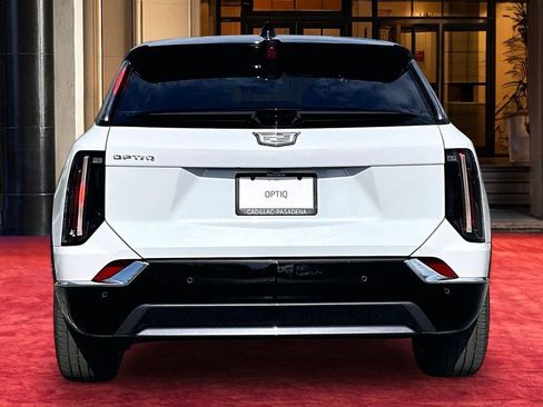 New 2027 Cadillac Optiq Luxury RWD image 5