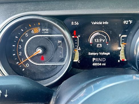 Used 2022 Jeep Wrangler Unlimited Sahara w/ Cold Weather Group AWD/4WD image 13