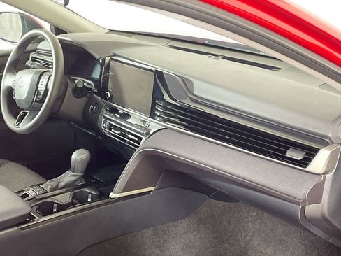 Used 2025 Toyota Camry LE image 30