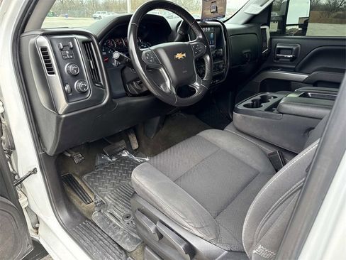 Used 2018 Chevrolet Silverado 1500 LT image 8