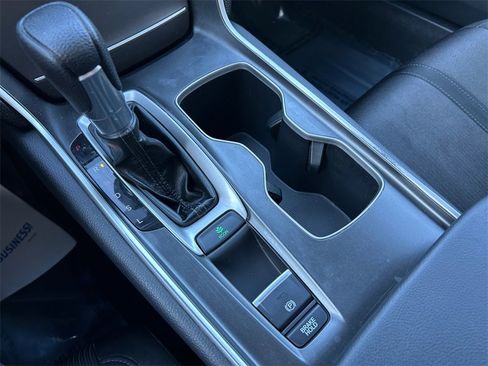 Used 2020 Honda Accord EX image 30