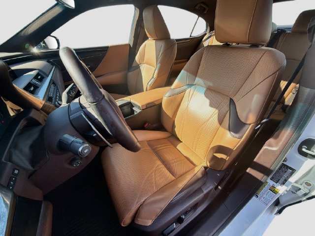 Used 2021 Lexus ES 300h w/ Accessory Package 2 FWD image 10