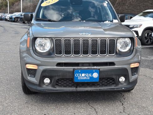 Used 2022 Jeep Renegade Latitude w/ Convenience Group image 3