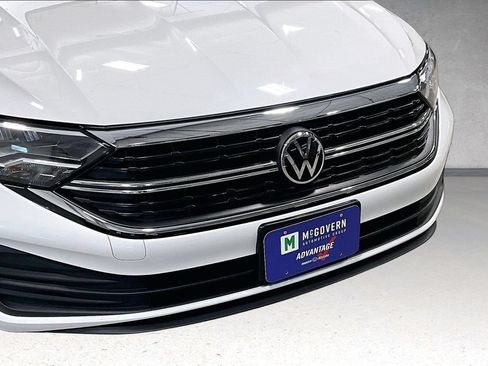 Used 2024 Volkswagen Jetta SE w/ Panoramic Sunroof Package FWD image 32