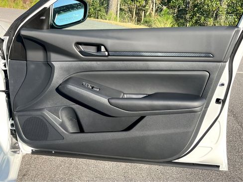 Used 2024 Nissan Altima 2.5 S image 23