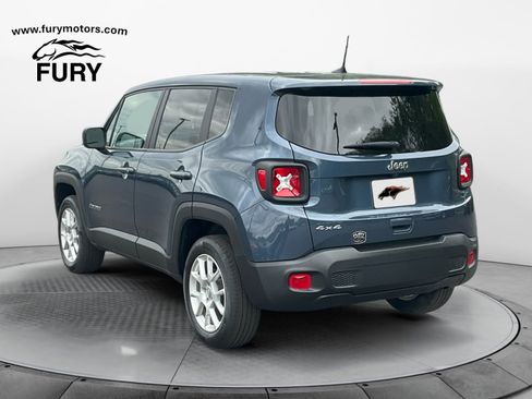 Used 2023 Jeep Renegade Latitude AWD/4WD image 5