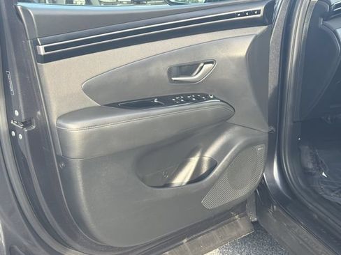 Certified 2023 Hyundai Tucson Limited AWD/4WD image 12