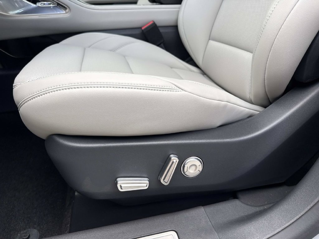 New 2026 Lincoln Nautilus Premier AWD/4WD image 20