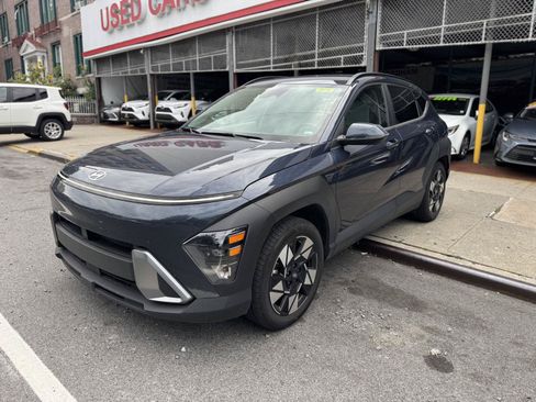 Used 2025 Hyundai Kona SEL FWD image 3