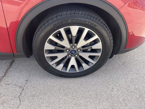 Used 2020 Ford Escape Titanium image 38