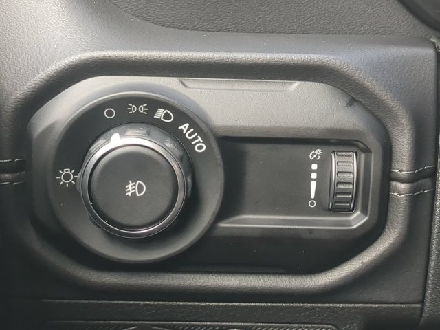 New 2026 Jeep Wrangler Unlimited Sahara AWD/4WD image 28