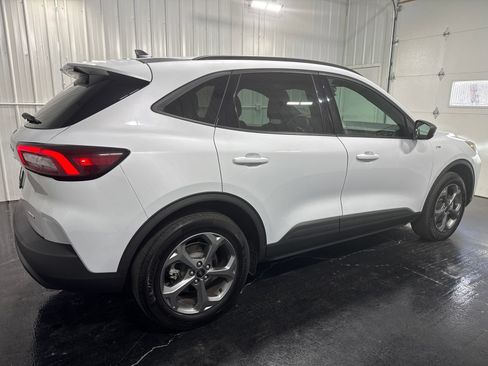 Used 2025 Ford Escape ST-Line AWD/4WD image 3