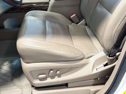 Used 2020 GMC Yukon XL SLT w/ Premium Edition image 18