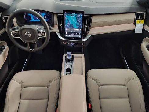 New 2026 Volvo XC90 B6 Plus w/ Protection Package Premier AWD/4WD image 4