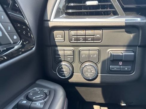 Used 2025 Chevrolet Tahoe RST w/ RST Capability Package AWD/4WD image 17