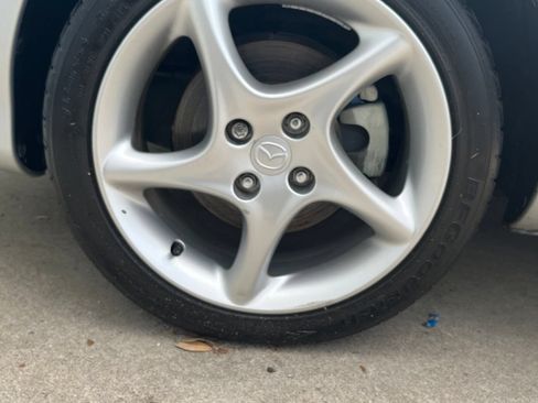 Used 2001 MAZDA MX-5 Miata RWD image 17