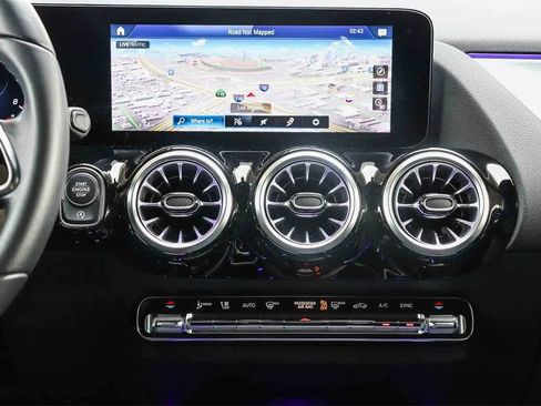 Used 2023 Mercedes-Benz GLA 250 w/ Premium Package image 13