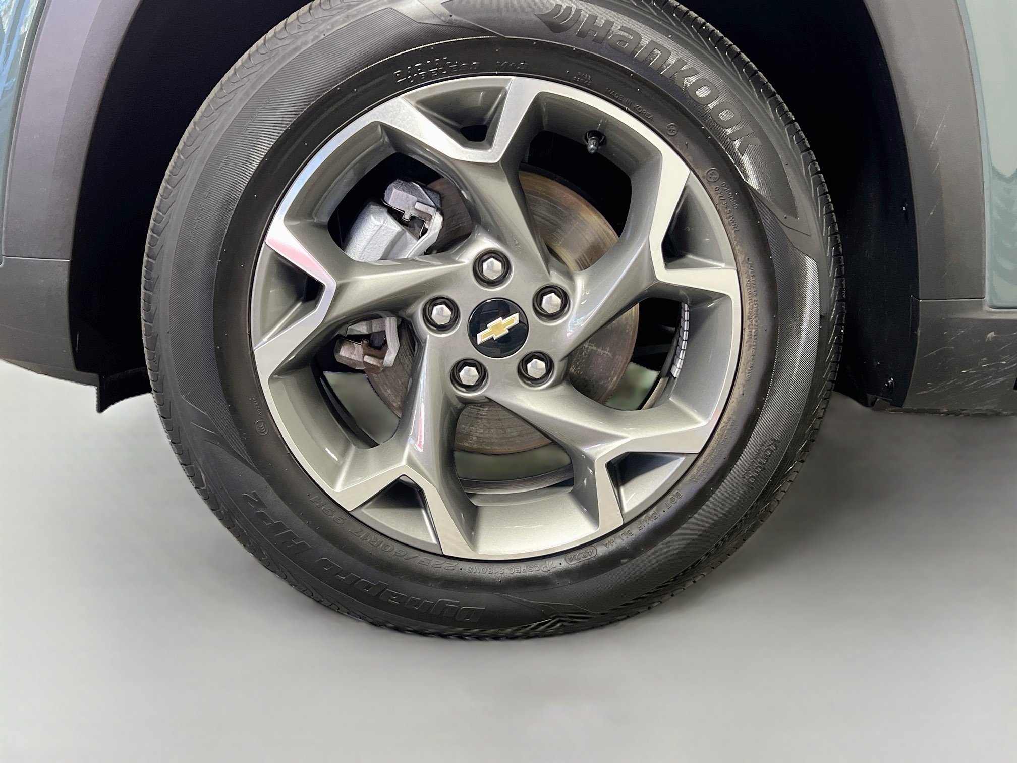 Used 2025 Chevrolet Trax LT FWD image 14