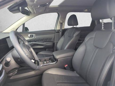 Used 2025 Kia Sorento SX FWD image 19