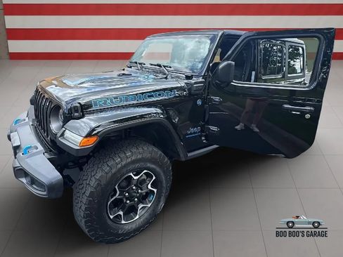 Used 2023 Jeep Wrangler Unlimited Rubicon 4xe w/ Cold Weather Group AWD/4WD image 17