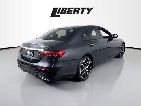 Used 2021 Mercedes-Benz E 350 4MATIC Sedan image 7