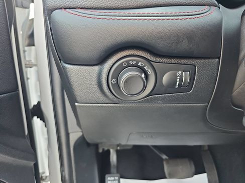 Used 2024 Dodge Durango GT RWD image 36