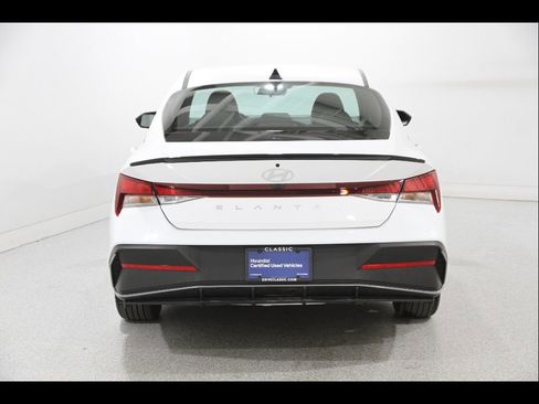 Certified 2025 Hyundai Elantra Sport FWD image 18