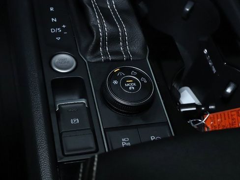 Used 2023 Volkswagen Atlas SEL Premium image 27