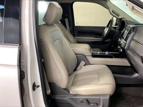 Used 2018 Ford Expedition Limited w/ Equipment Group 301A AWD/4WD image 10