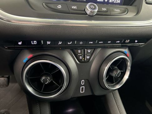 Used 2020 Chevrolet Blazer LT FWD image 16