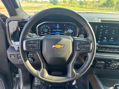 Used 2024 Chevrolet Silverado 1500 High Country w/ Technology Package AWD/4WD image 17