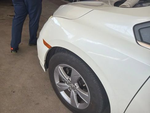 Used 2019 Honda Odyssey EX image 3